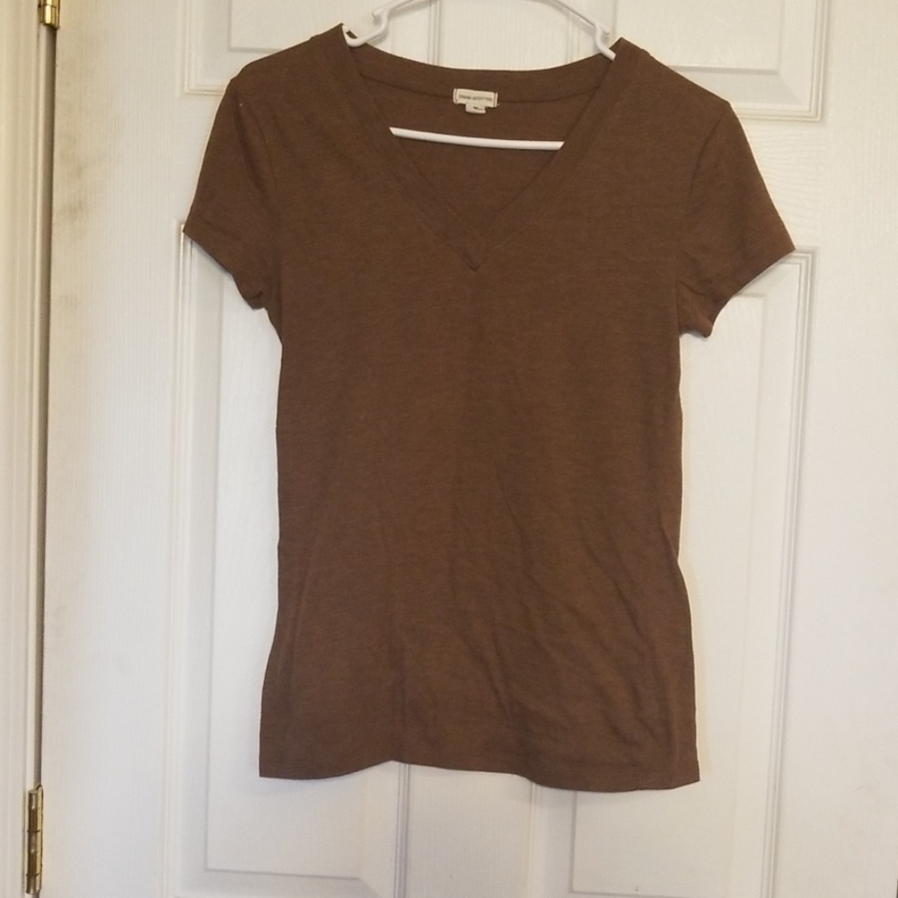 I am selling just brown tshirt the size is a m